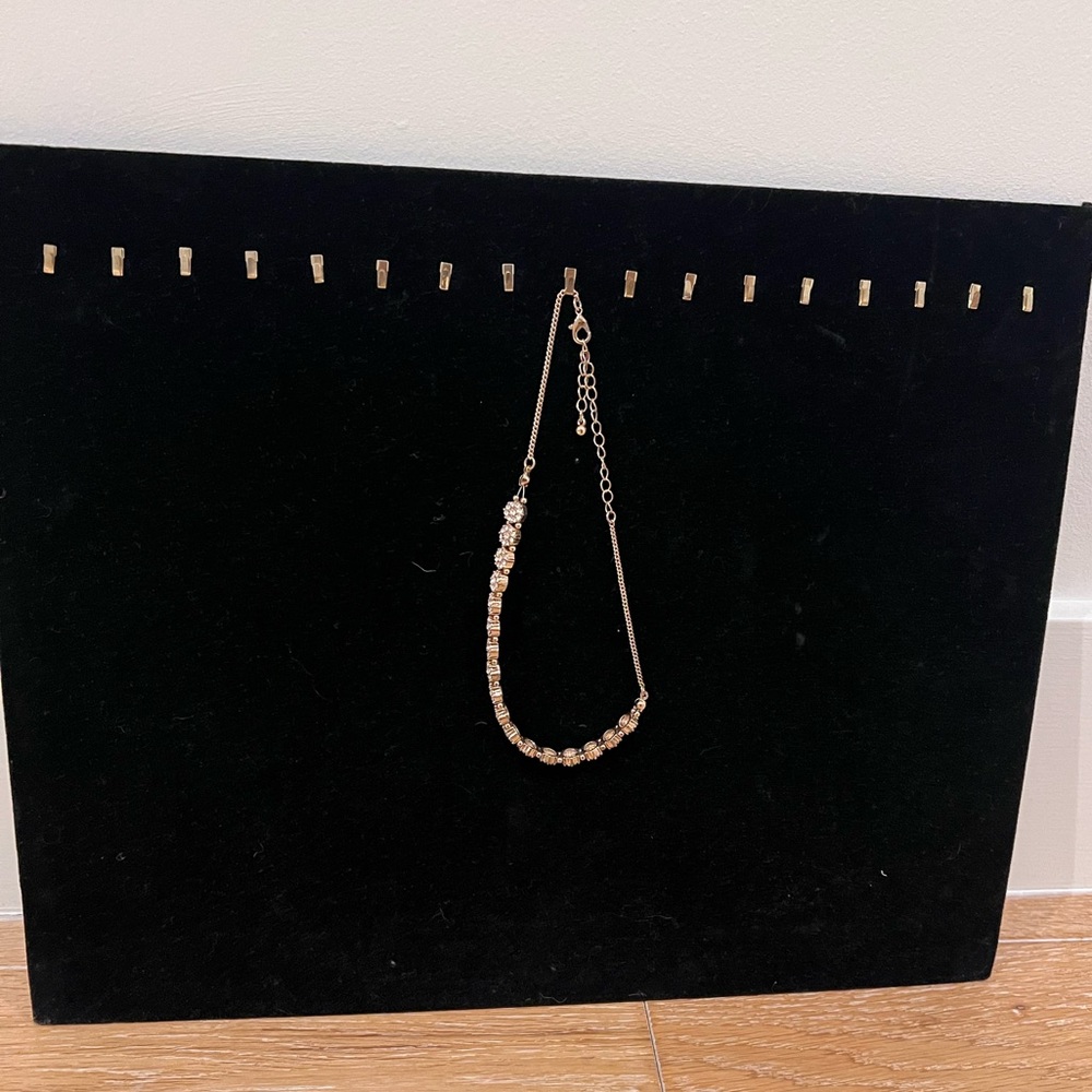 Necklace display